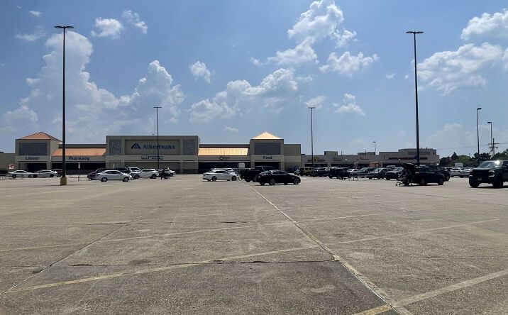 Pictures of Retail property located at 15222 George Oneal Rd, Baton Rouge, LA 70817 for sales - image #1