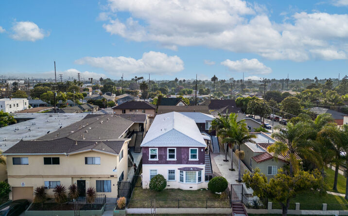 Pictures of Multifamily property located at 1885 Chestnut Ave, Long Beach, CA 90806 for sales - image #1