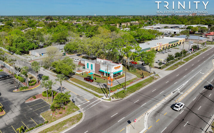 Pictures of Retail property located at 3390 1st St, Bradenton, FL 34208 for sales - image #1