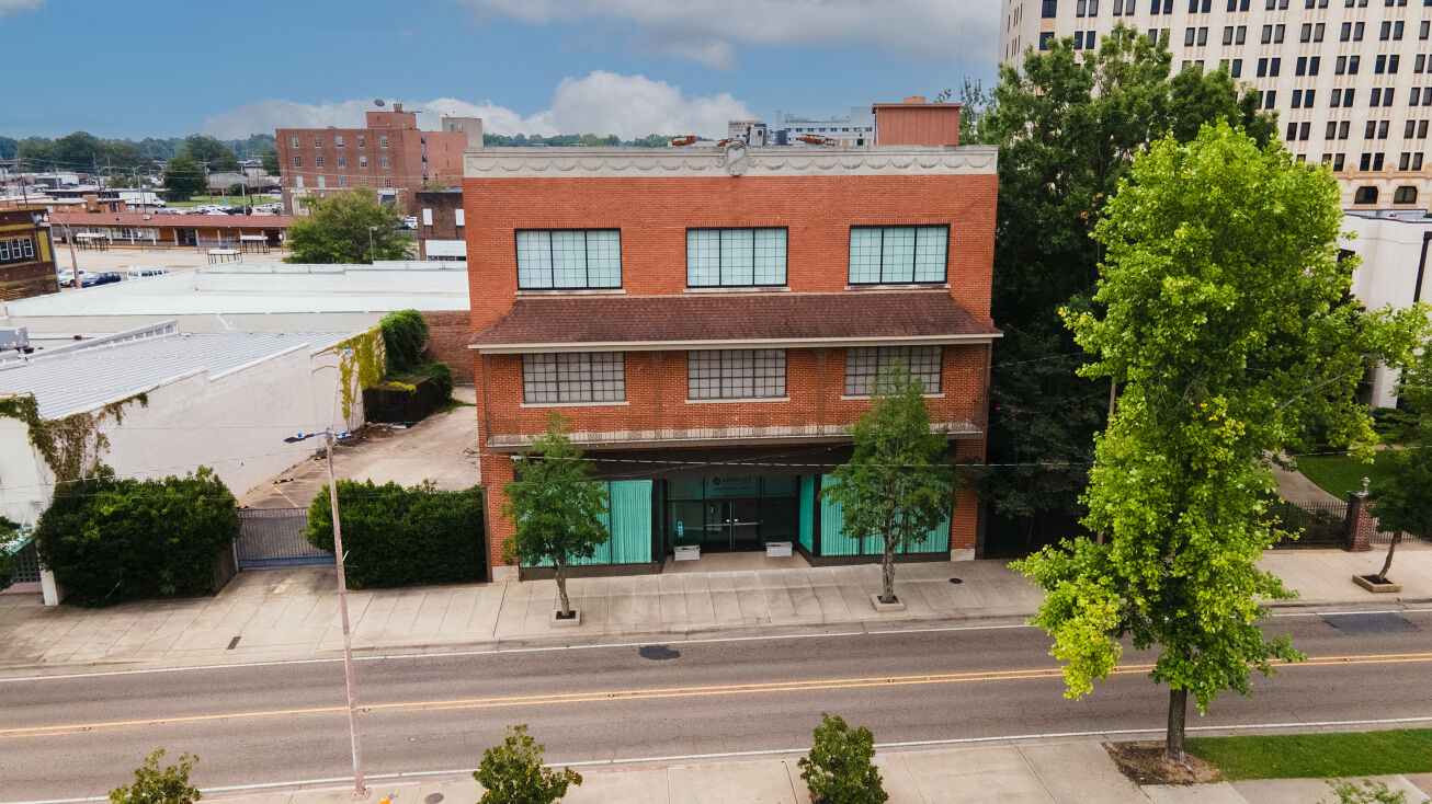 Pictures of Office property located at 328 Desiard St, Monroe, LA 71201 for sales - image #1