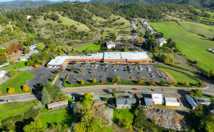 Pictures of Retail property located at 909 S Main St, Myrtle Creek, OR 97457 for sales - image #1