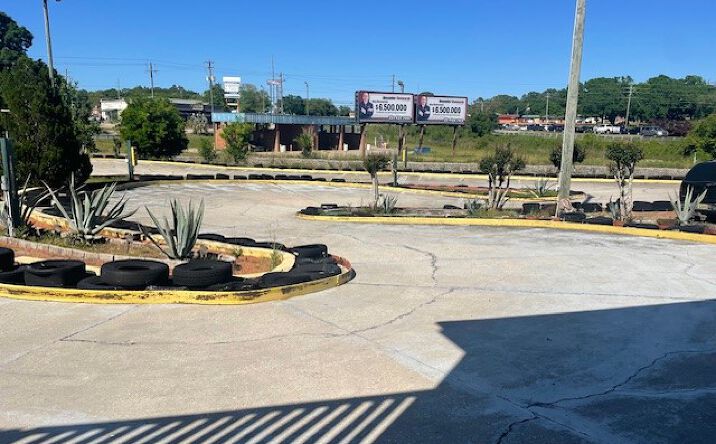 Pictures of Business for Sale, Special Purpose property located at 4820 Government Blvd, Mobile, AL 36693 for sales - image #1