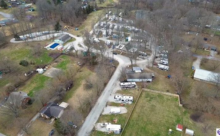 Pictures of Retail property located at 209 Tunnel Hill Rd, Elizabethtown, KY 42701 for sales - image #1