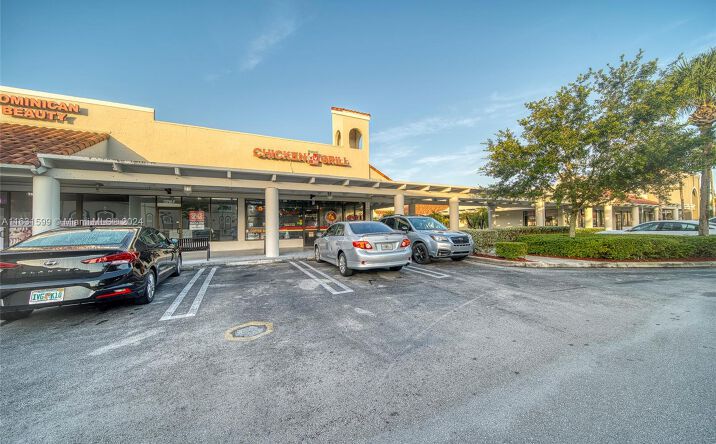 Pictures of Retail property located at Natural Chicken Grill Business Sale of Franchise or Assets, Miami, FL 33183 for sales - image #1
