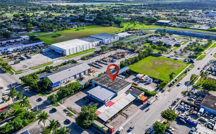 Pictures of Business for Sale, Retail, Industrial property located at Established Truck Repair Mechanic Shop, Homestead, FL 33030 for sales - image #1