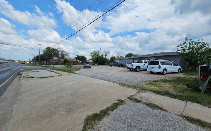 Pictures of Retail property located at 1004 Commerce St, Brownwood, TX 76801 for sales - image #1