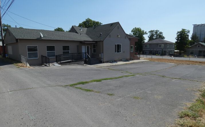 Pictures of Mixed Use, Multifamily, Office, Retail property located at 706 2nd St, Cheney, WA 99004 for sales - image #1