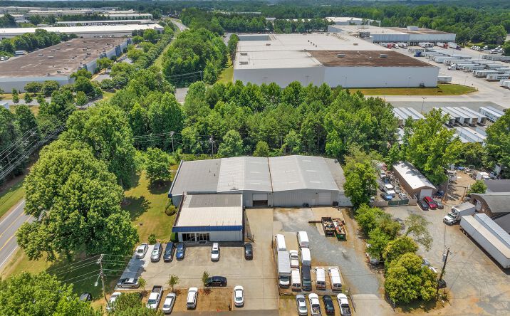 Pictures of Industrial property located at 7929 Statesville Rd, Charlotte, NC 28269 for sales - image #1