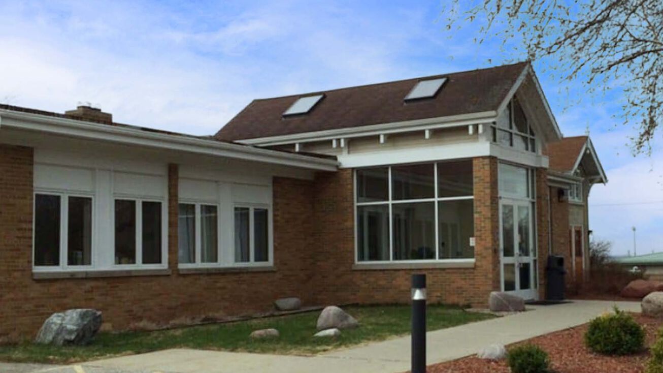 Pictures of Retail property located at 3011 Saylesville Road, Waukesha, WI 53186 for sales - image #1
