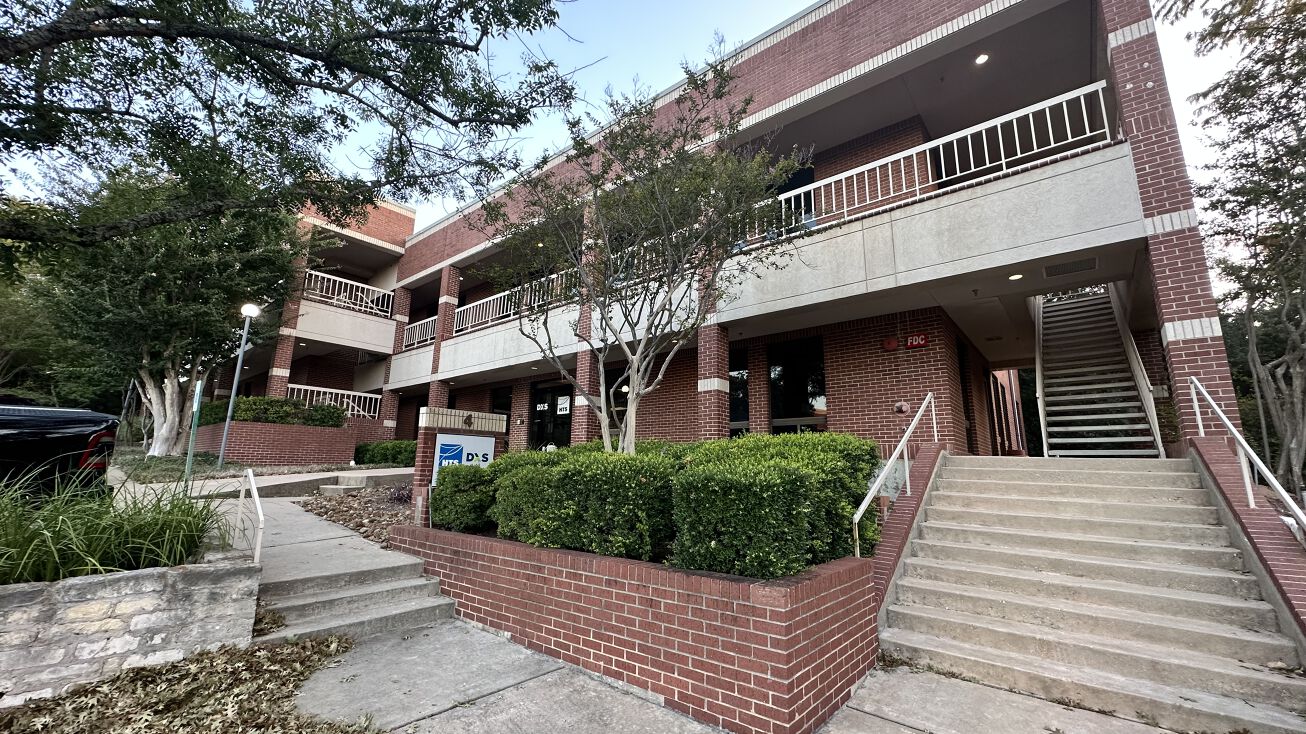Pictures of Office property located at 6101 West Courtyard Drive, Austin, TX 78730 for sales - image #1