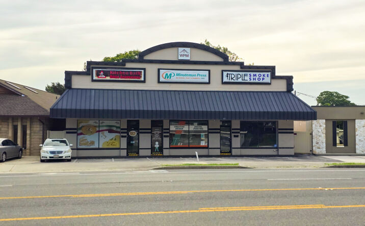 Pictures of Retail property located at 4207 Edgewater Dr, Orlando, FL 32804 for comps - image #1