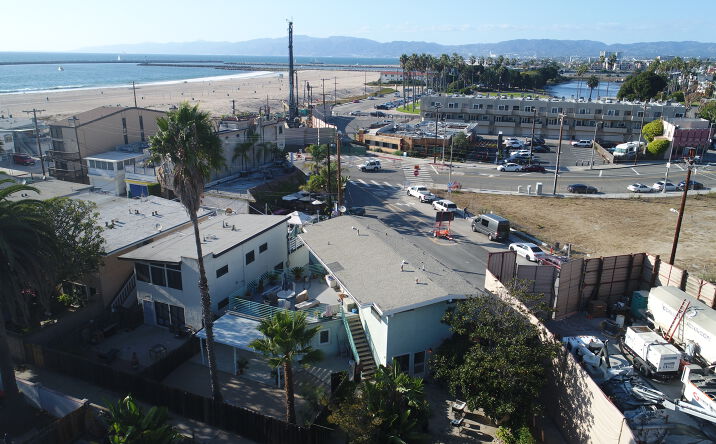Pictures of Multifamily property located at 123 Montreal St., Los Angeles, CA 90293 for comps - image #1