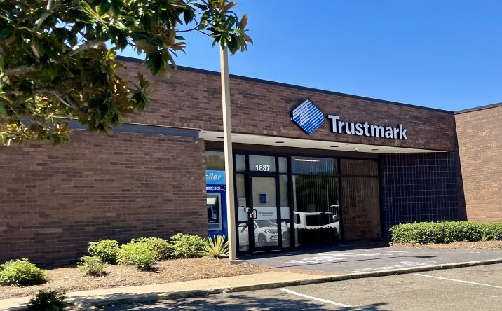 Pictures of Office property located at 1887 Lakeland Dr, Jackson, MS 39216 for sales - image #1