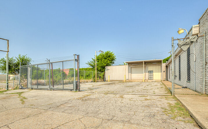 Pictures of Industrial property located at 901 N Virginia Ave, Oklahoma City, OK 73106 for sales - image #1