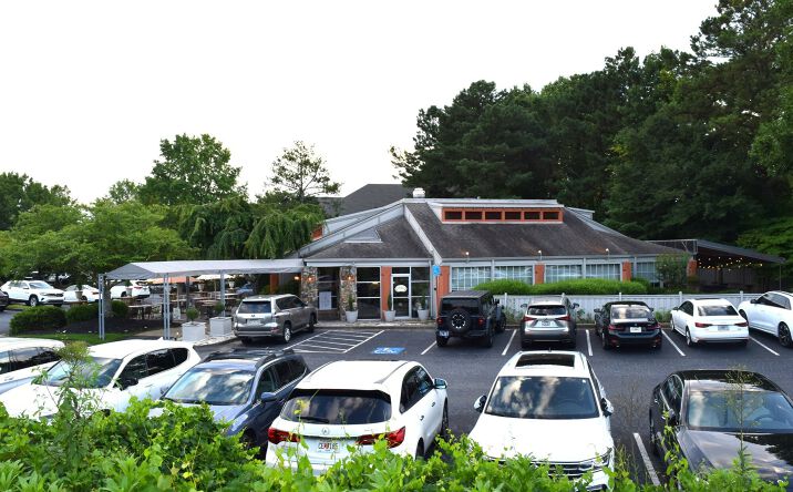 Pictures of Retail property located at 70 W Crossville Rd, Roswell, GA 30075 for sales - image #1