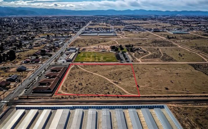 Pictures of Land property located at Live Oak St, Hesperia, CA 92345 for sales - image #1