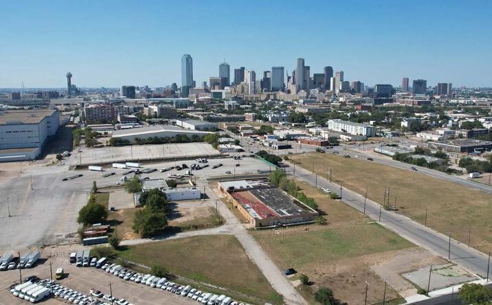 Pictures of Office, Industrial property located at 2220 S Lamesa St, Dallas, TX 75215 for sales - image #1