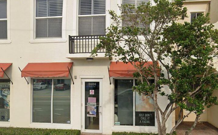 Pictures of Retail property located at 3604 S Dixie Highway # 120, West Palm Beach, FL 33405 for sales - image #1