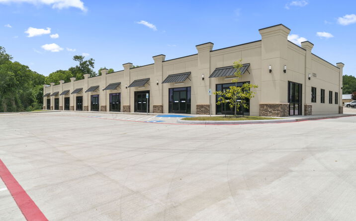 Pictures of Office property located at 15325 Summit Park Dr, Montgomery, TX 77356 for sales - image #1