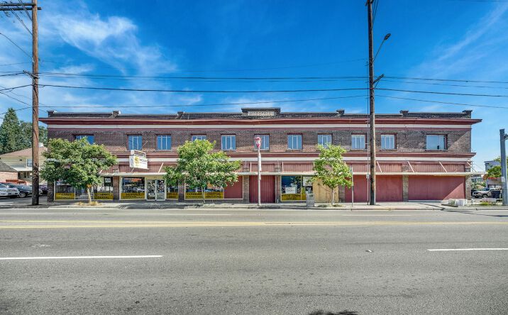 Pictures of Retail property located at 809 S 38th St, Tacoma, WA 98418 for sales - image #1