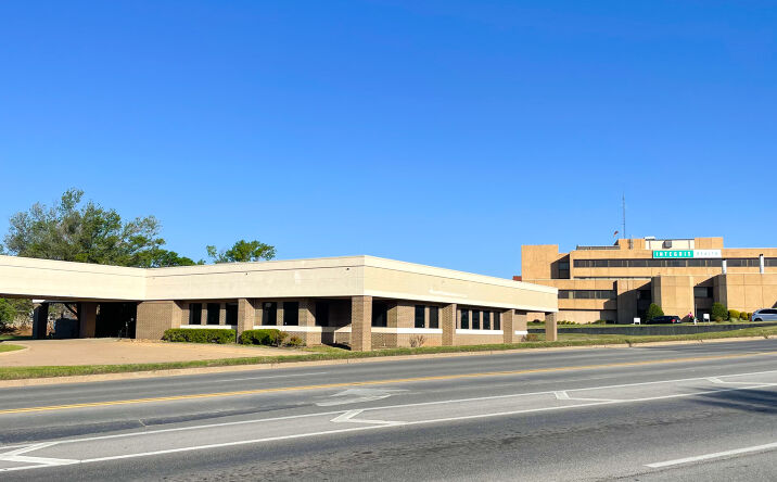 Pictures of Office property located at 609 Virginia Ave, Ponca City, OK 74601 for sales - image #1