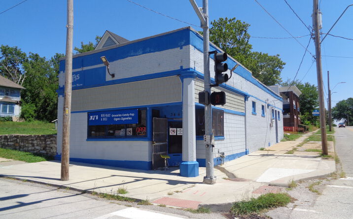 Pictures of Retail property located at 3445 Woodland Ave, Kansas City, MO 64109 for sales - image #1