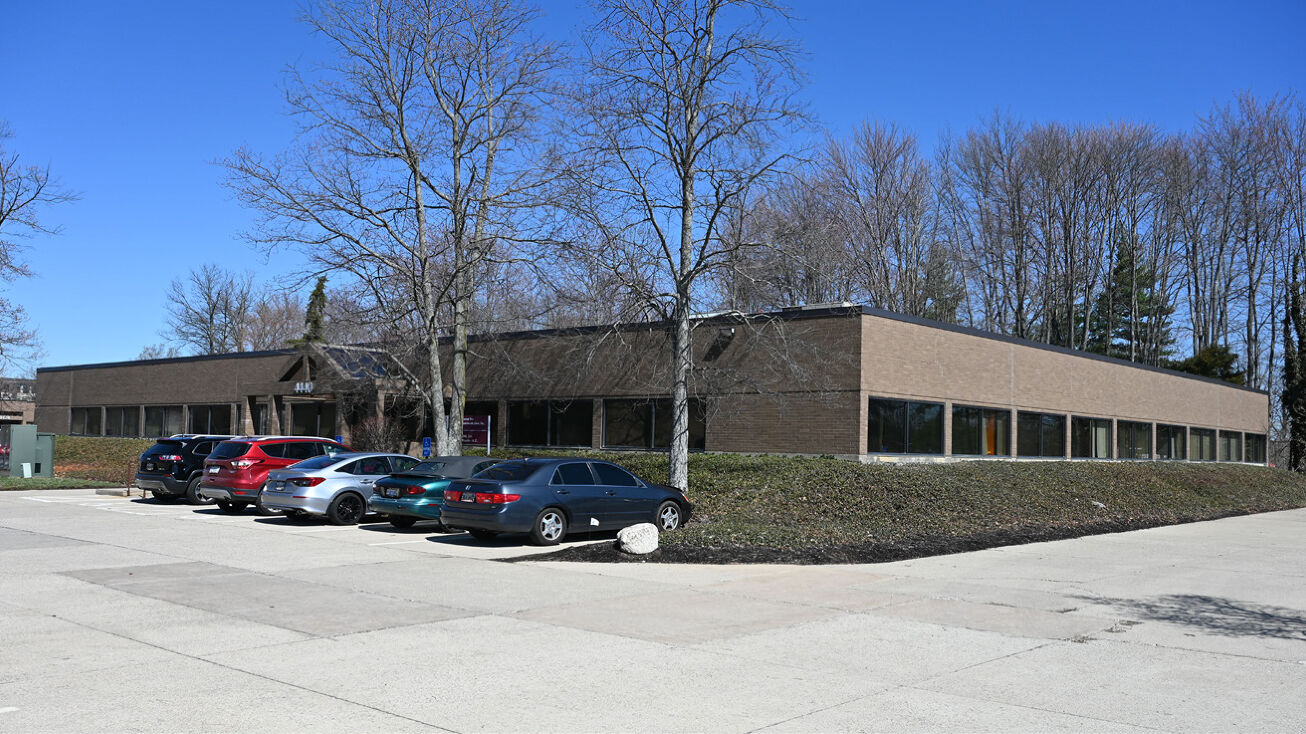 Pictures of Office property located at 4420-4424 Carver Woods Drive, Blue Ash, OH 45242, 4440-4444 Carver Woods Drive, Blue Ash, OH 45242 for sales - image #1