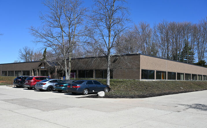 Pictures of Office property located at 4420-4424 Carver Woods Drive, Blue Ash, OH 45242, 4440-4444 Carver Woods Drive, Blue Ash, OH 45242 for sales - image #1