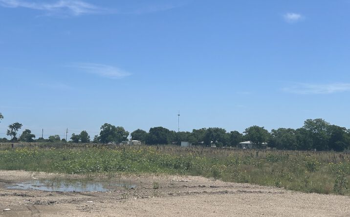 Pictures of Mobile Home Park property located at 304 E York St, Ganado, TX 77962 for sales - image #1