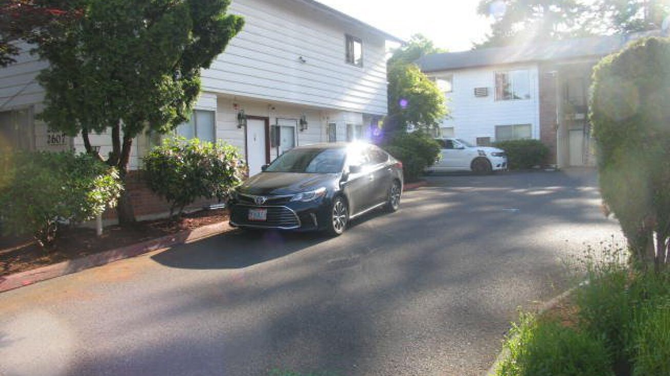 Pictures of Multifamily property located at 2605 SE 119th Ave, Portland, OR 97266 for sales - image #1