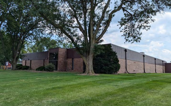 Pictures of Industrial property located at 1011-1015 E. Lafayette St, Bloomington, IL 61701 for sales - image #1