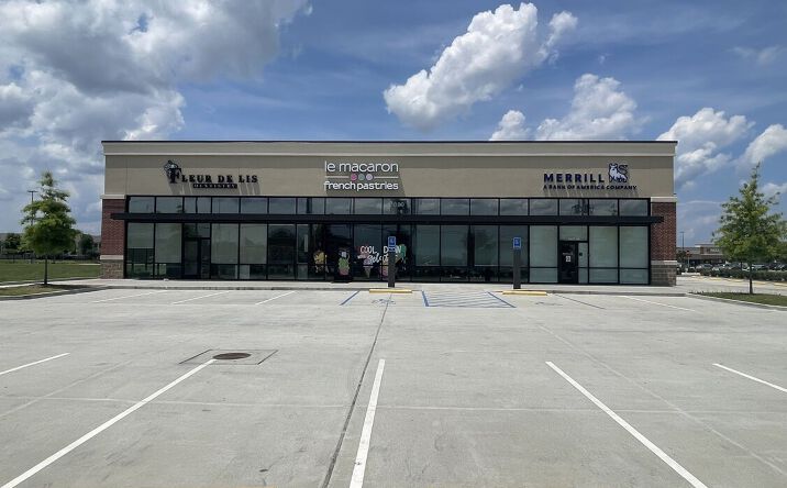 Pictures of Retail property located at 2020 Country Club Rd, Lake Charles, LA 70605 for sales - image #1