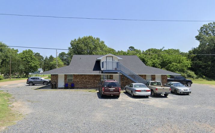 Pictures of Multifamily property located at 2001 E 20th St, Hooks, TX 75561 for sales - image #1