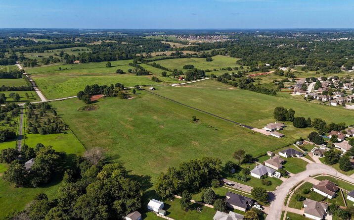 Pictures of Land property located at 7217 W Farm Rd 182, Republic, MO 65738 for sales - image #1