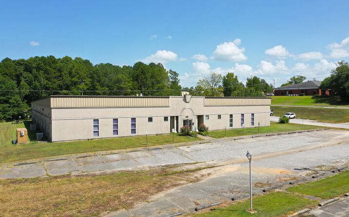Pictures of Office property located at 2015 Gateway Dr, Opelika, AL 36801 for sales - image #1