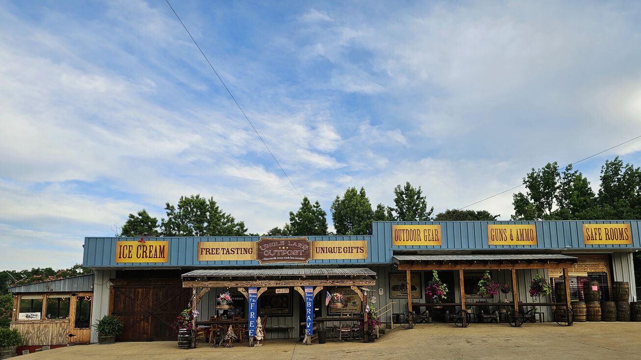 Tourist Destination! Profitable Gift Shop, Deli & Bakery for Sale