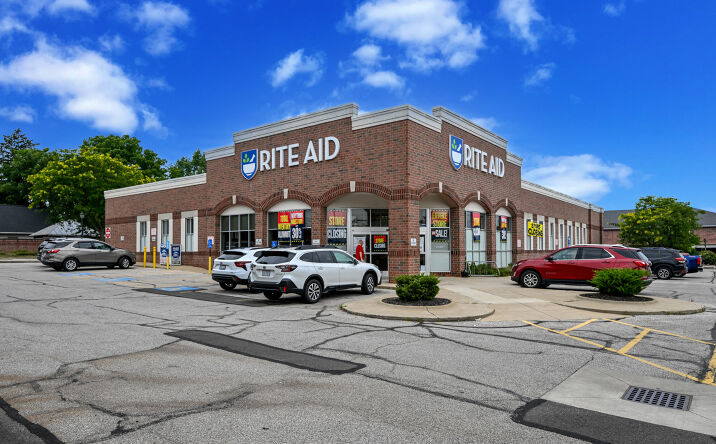 Pictures of Retail property located at 207 N Court St, Medina, OH 44256 for comps - image #1