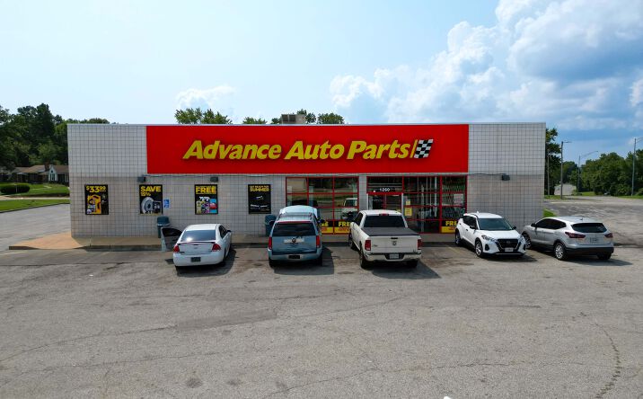 Pictures of Retail property located at 1260 Jennings Station Rd, St. Louis, MO 63137 for sales - image #1