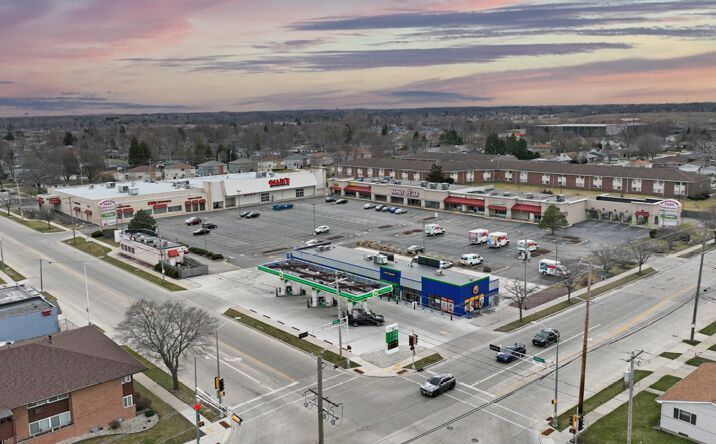 Pictures of Retail property located at 8042 22nd Ave, Kenosha, WI 53143 for sales - image #1