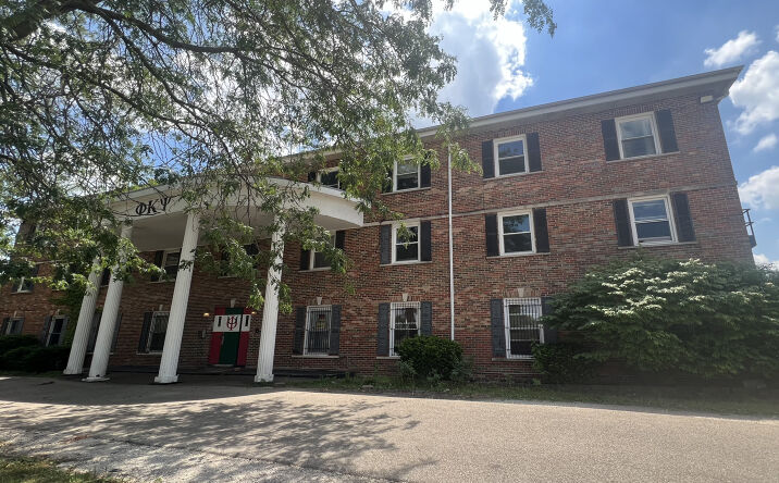 Pictures of Multifamily property located at 1020 W Hillcrest Drive, DeKalb, IL 60115 for sales - image #1