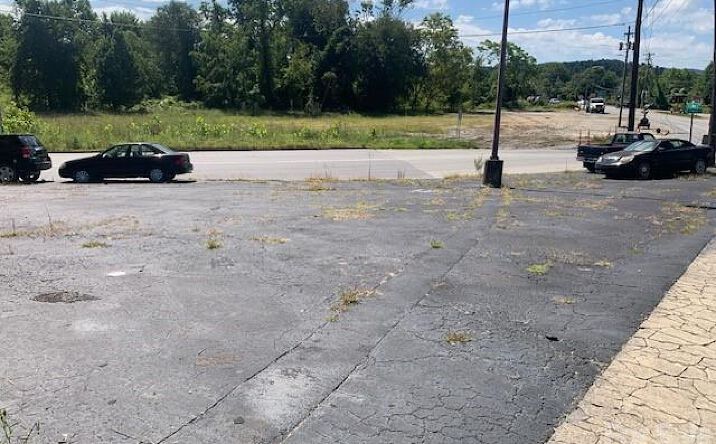 Pictures of Retail, Office, Special Purpose property located at 421 S King St, Hendersonville, NC 28792 for sales - image #1