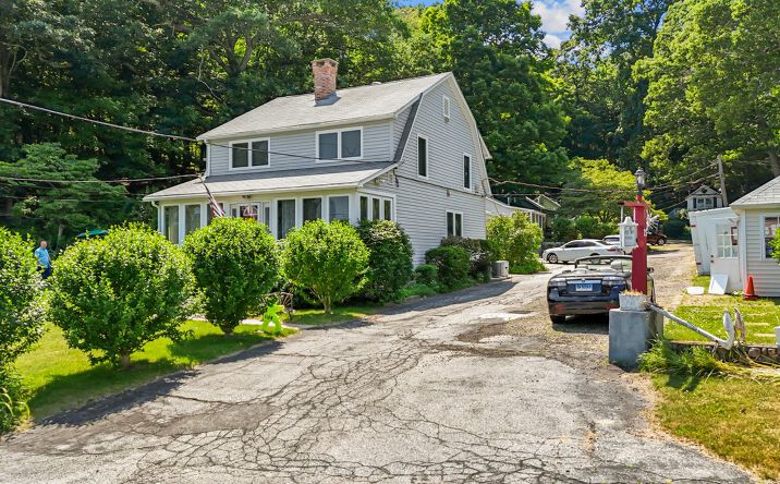 Pictures of Mixed Use property located at 23 River Rd, East Lyme, CT 06333 for sales - image #1