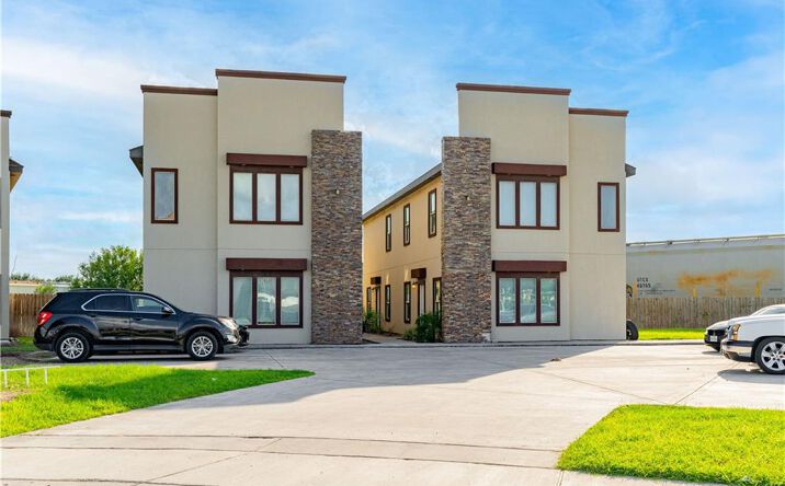 Pictures of Multifamily property located at 1203 White Oak Drive, Edinburg, TX 78541 for sales - image #1