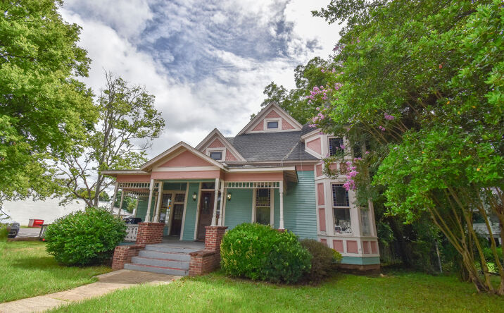 Pictures of Mixed Use, Office, Retail property located at 315 Main Ave, Northport, AL 35476 for sales - image #1