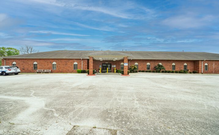 Pictures of Office property located at 3420 Plaza Cir, Beaumont, TX 77707 for sales - image #1