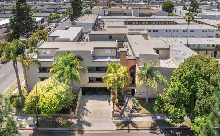 Pictures of Multifamily property located at 20721 Amie Ave, Torrance, CA 90503 for comps - image #1