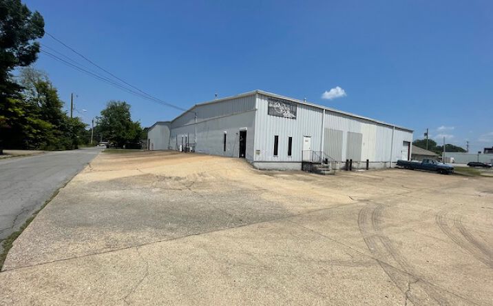 Pictures of Industrial property located at 1420 Armour Dr, East Ridge, TN 37412 for sales - image #1