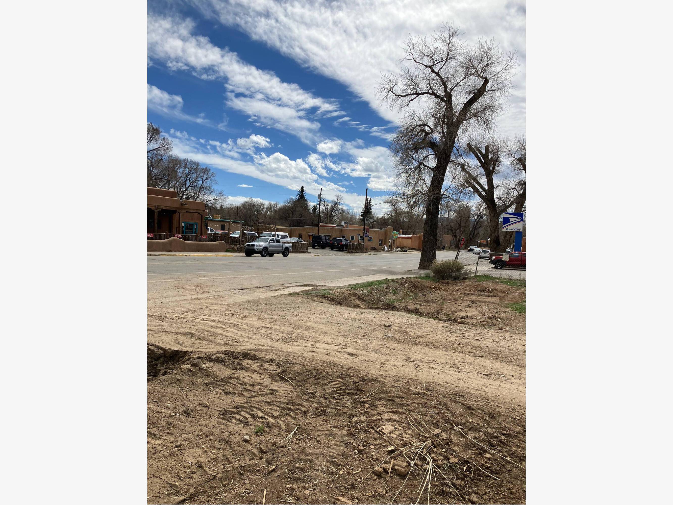 404 Paseo Del Pueblo Norte, Taos, NM 87571