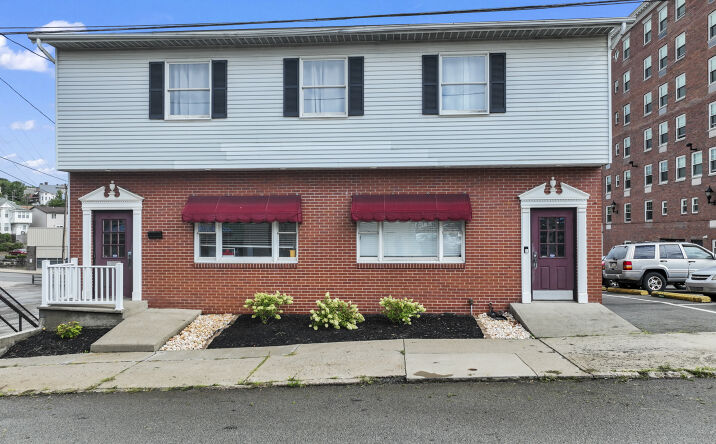 Pictures of Retail property located at 160 W South St, Uniontown, PA 15401 for sales - image #1