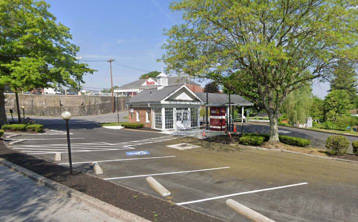 Pictures of Retail property located at 201 Summerlee Avenue, Oak Hill, WV 25901 for sales - image #1